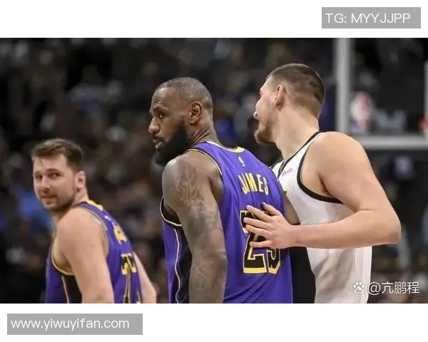 2015年NBA季后赛快船与马刺第一场精彩回放分析与战术解读 2015年NBA季后赛快船与马刺第一场精彩回放分析与战术解读